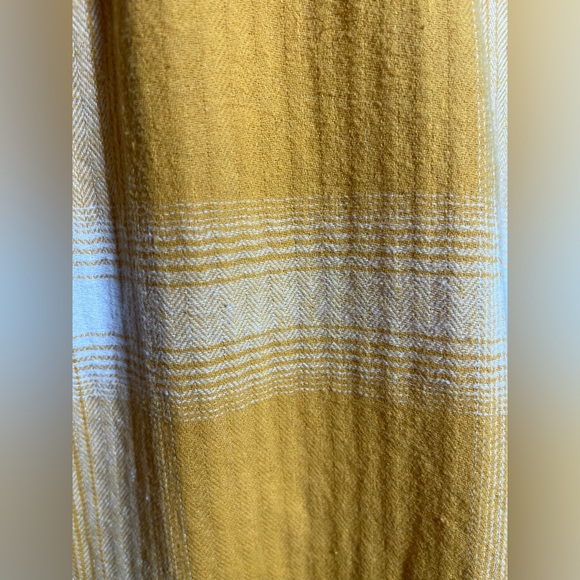 Universal Thread Honey Gold Plaid Women’s Shirt - Picture 8 of 11